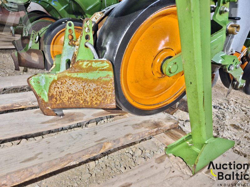 Tarkkuuskylvökone Amazone ED 602 K: kuva Tarkkuuskylvökone Amazone ED 602 K