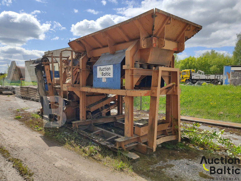 BMD RA700/4 - Maanmuokkauskone: kuva BMD RA700/4 - Maanmuokkauskone BMD RA700/4 - Maanmuokkauskone: kuva BMD RA700/4 - Maanmuokkauskone