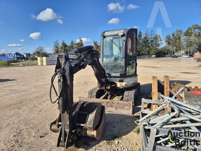 Bobcat 425 - Minikuormaaja: kuva Bobcat 425 - Minikuormaaja Bobcat 425 - Minikuormaaja: kuva Bobcat 425 - Minikuormaaja