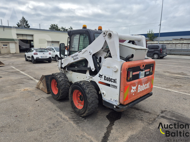 Bobcat S 650 - Liukuohjattu kuormaaja: kuva Bobcat S 650 - Liukuohjattu kuormaaja Bobcat S 650 - Liukuohjattu kuormaaja: kuva Bobcat S 650 - Liukuohjattu kuormaaja