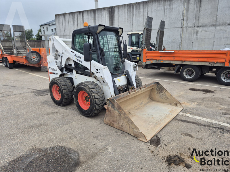 Bobcat S 650 - Liukuohjattu kuormaaja: kuva Bobcat S 650 - Liukuohjattu kuormaaja Bobcat S 650 - Liukuohjattu kuormaaja: kuva Bobcat S 650 - Liukuohjattu kuormaaja