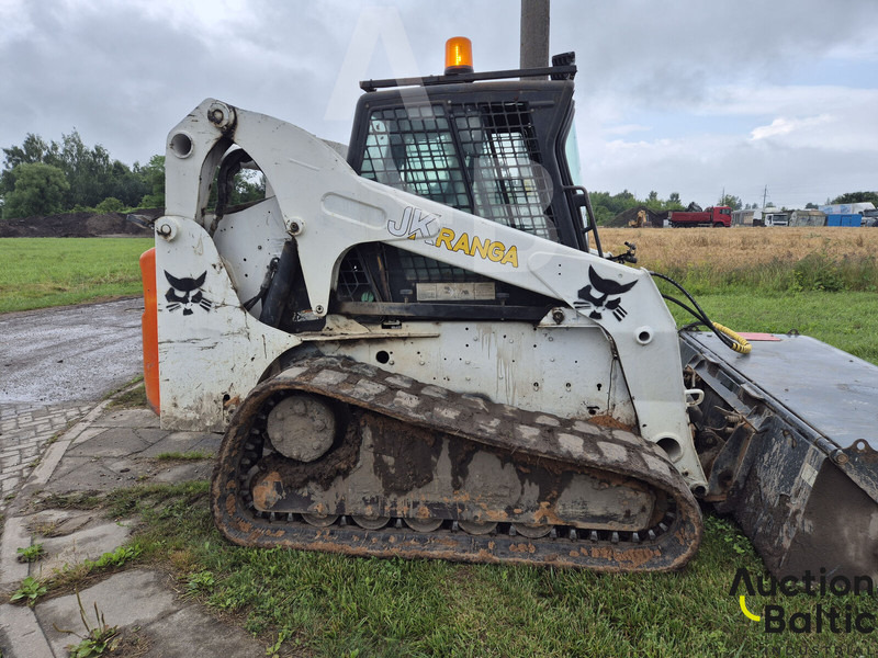 Bobcat T 320 - Telakuormaaja: kuva Bobcat T 320 - Telakuormaaja Bobcat T 320 - Telakuormaaja: kuva Bobcat T 320 - Telakuormaaja