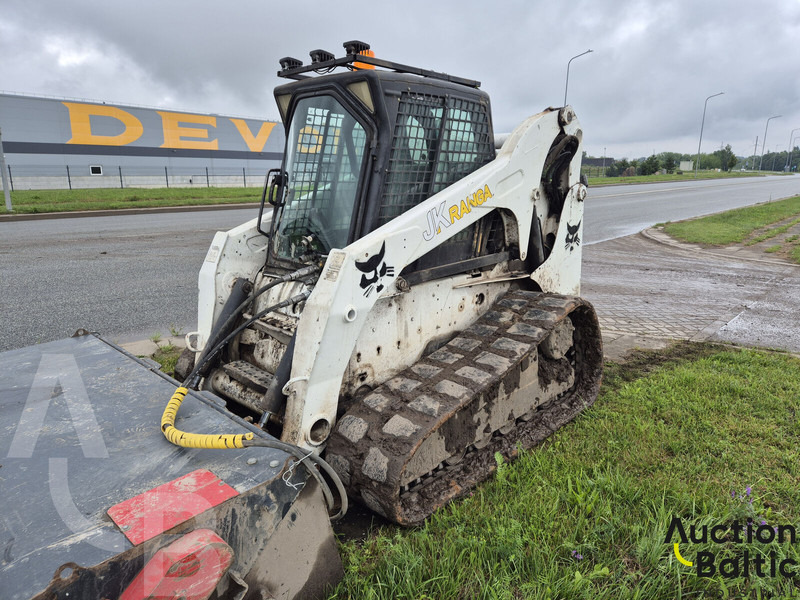 Bobcat T 320 - Telakuormaaja: kuva Bobcat T 320 - Telakuormaaja Bobcat T 320 - Telakuormaaja: kuva Bobcat T 320 - Telakuormaaja