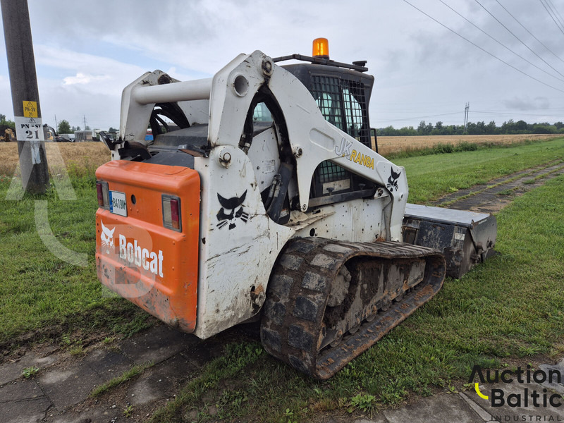 Bobcat T 320 - Telakuormaaja: kuva Bobcat T 320 - Telakuormaaja Bobcat T 320 - Telakuormaaja: kuva Bobcat T 320 - Telakuormaaja