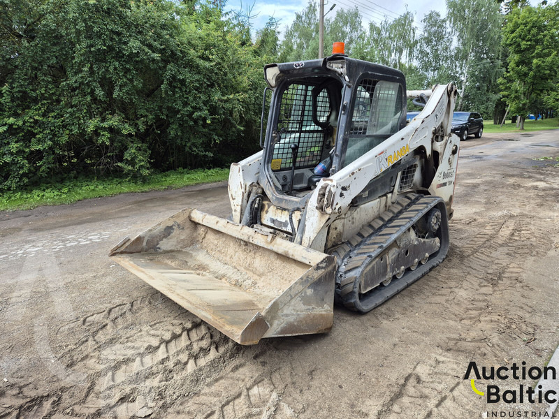 Bobcat T 590 - Telakuormaaja: kuva Bobcat T 590 - Telakuormaaja Bobcat T 590 - Telakuormaaja: kuva Bobcat T 590 - Telakuormaaja