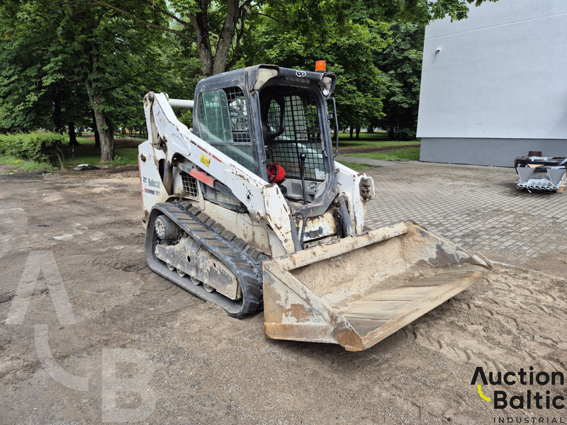 Bobcat T 590 - Telakuormaaja: kuva Bobcat T 590 - Telakuormaaja Bobcat T 590 - Telakuormaaja: kuva Bobcat T 590 - Telakuormaaja