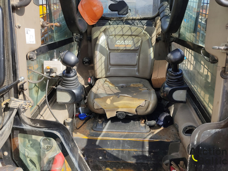 Case TR 320 - Telakuormaaja: kuva Case TR 320 - Telakuormaaja Case TR 320 - Telakuormaaja: kuva Case TR 320 - Telakuormaaja