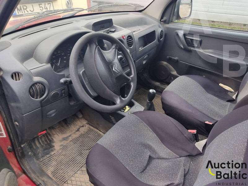 Citroën Berlingo - Pieni pakettiauto: kuva Citroën Berlingo - Pieni pakettiauto Citroën Berlingo - Pieni pakettiauto: kuva Citroën Berlingo - Pieni pakettiauto