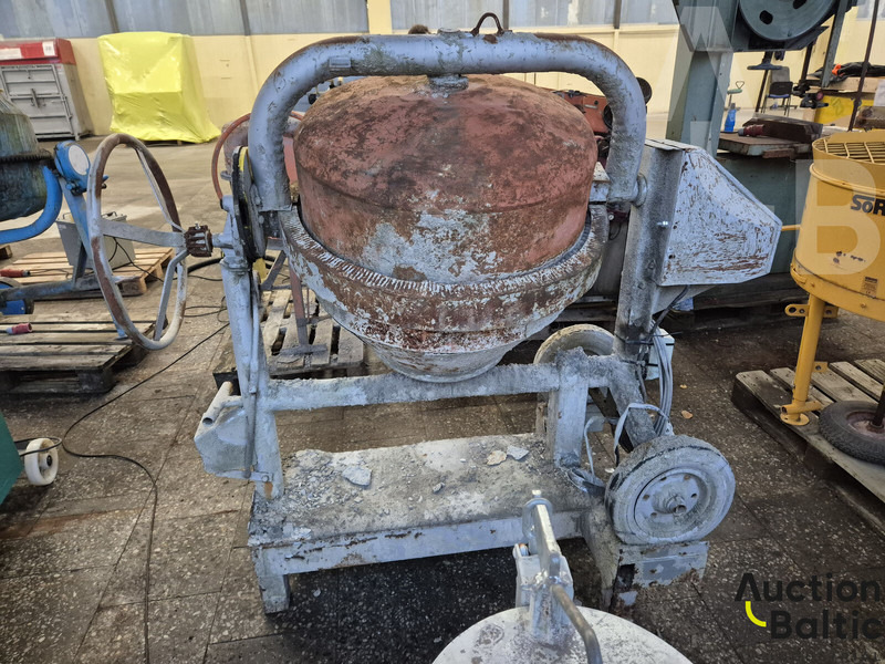 Concrete mixer - Betonimylly: kuva Concrete mixer - Betonimylly Concrete mixer - Betonimylly: kuva Concrete mixer - Betonimylly