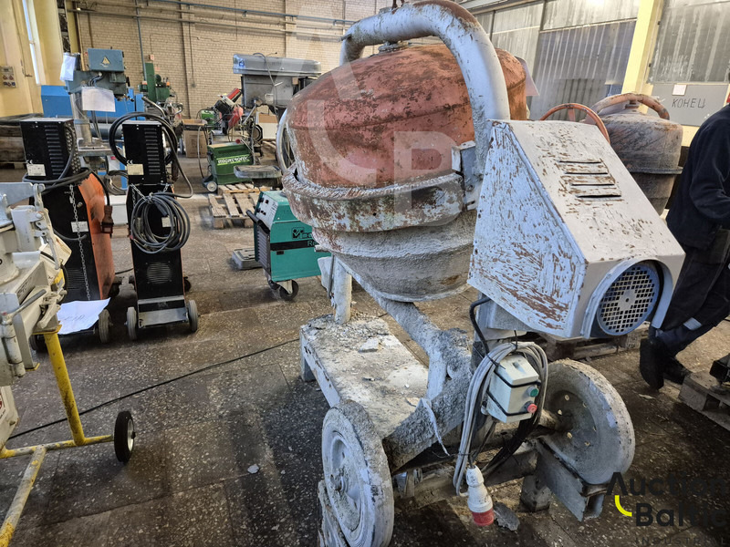 Concrete mixer - Betonimylly: kuva Concrete mixer - Betonimylly Concrete mixer - Betonimylly: kuva Concrete mixer - Betonimylly