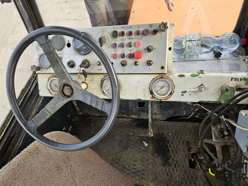 Corinsa CCN 1222 - Kumipyoräjyrä: kuva Corinsa CCN 1222 - Kumipyoräjyrä Corinsa CCN 1222 - Kumipyoräjyrä: kuva Corinsa CCN 1222 - Kumipyoräjyrä