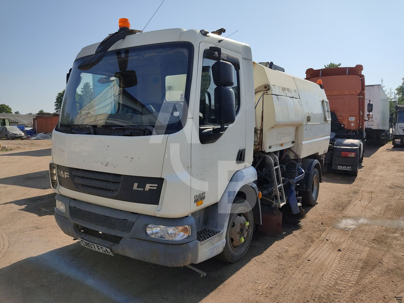DAF LF45.160 - Lakaisuauto: kuva DAF LF45.160 - Lakaisuauto DAF LF45.160 - Lakaisuauto: kuva DAF LF45.160 - Lakaisuauto