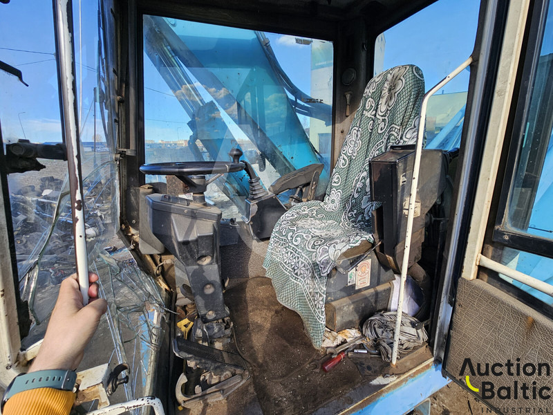 Fuchs MHL 320 - Pyöräalustainen kaivinkone: kuva Fuchs MHL 320 - Pyöräalustainen kaivinkone Fuchs MHL 320 - Pyöräalustainen kaivinkone: kuva Fuchs MHL 320 - Pyöräalustainen kaivinkone