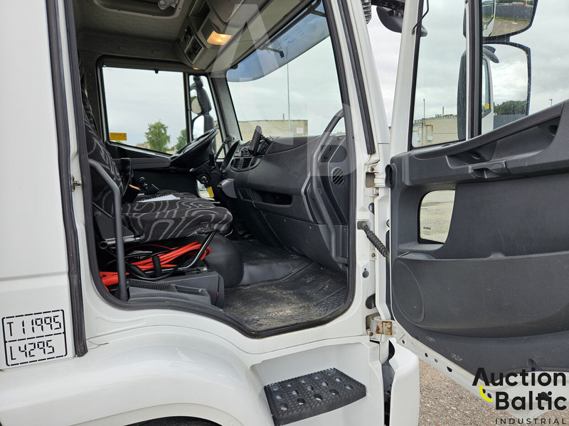 Iveco Euro Cargo 120E 25 - Refrigeraattori kuorma-auto: kuva Iveco Euro Cargo 120E 25 - Refrigeraattori kuorma-auto Iveco Euro Cargo 120E 25 - Refrigeraattori kuorma-auto: kuva Iveco Euro Cargo 120E 25 - Refrigeraattori kuorma-auto