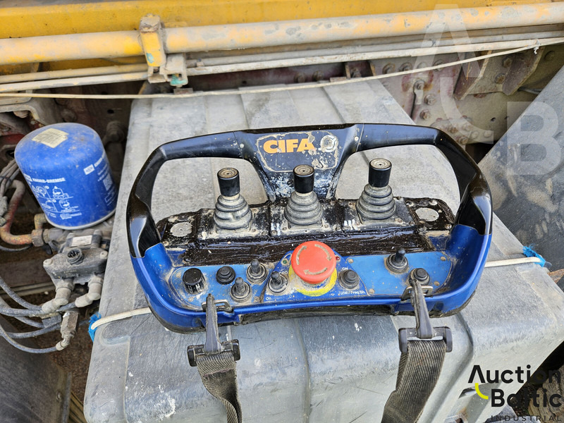 Hinattava betonipumppu Iveco Magirus: kuva Hinattava betonipumppu Iveco Magirus