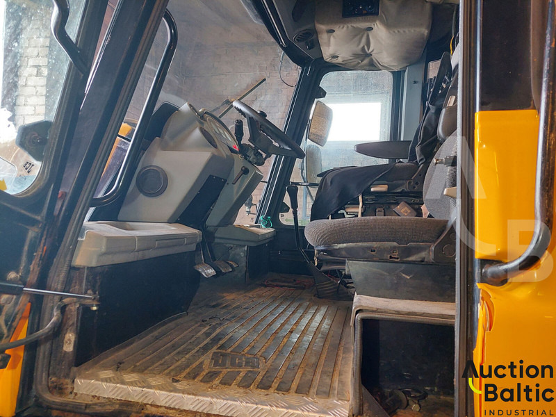 JCB Fastrac 3185 - Traktori: kuva JCB Fastrac 3185 - Traktori JCB Fastrac 3185 - Traktori: kuva JCB Fastrac 3185 - Traktori