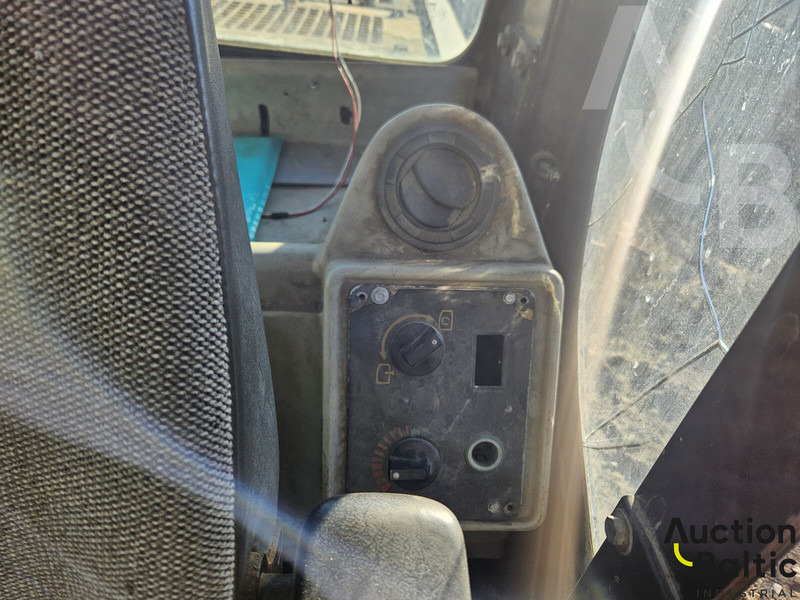 Telakaivukone JCB JS 130: kuva Telakaivukone JCB JS 130