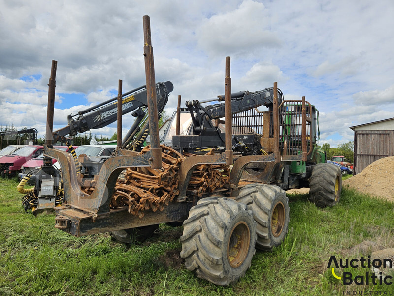 John Deere 1010 E - Metsäperävaunu: kuva John Deere 1010 E - Metsäperävaunu John Deere 1010 E - Metsäperävaunu: kuva John Deere 1010 E - Metsäperävaunu