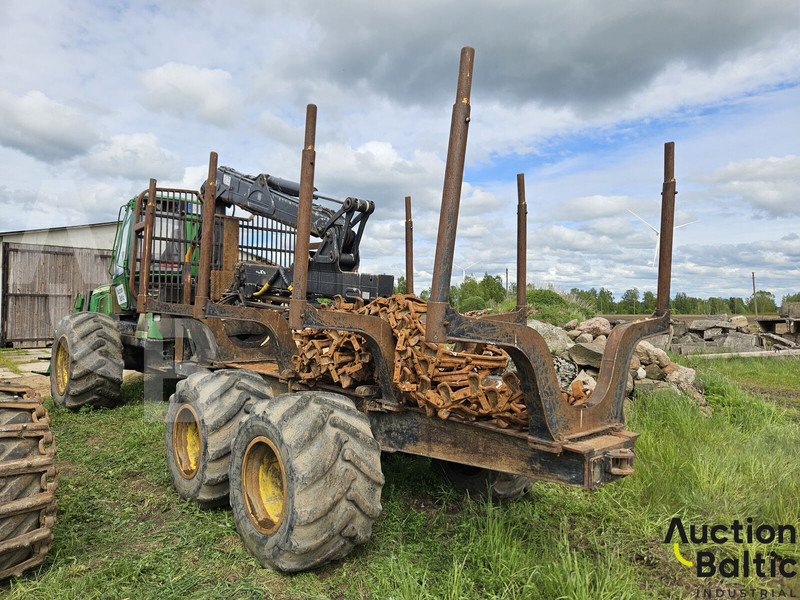 John Deere 1010 E - Metsäperävaunu: kuva John Deere 1010 E - Metsäperävaunu John Deere 1010 E - Metsäperävaunu: kuva John Deere 1010 E - Metsäperävaunu