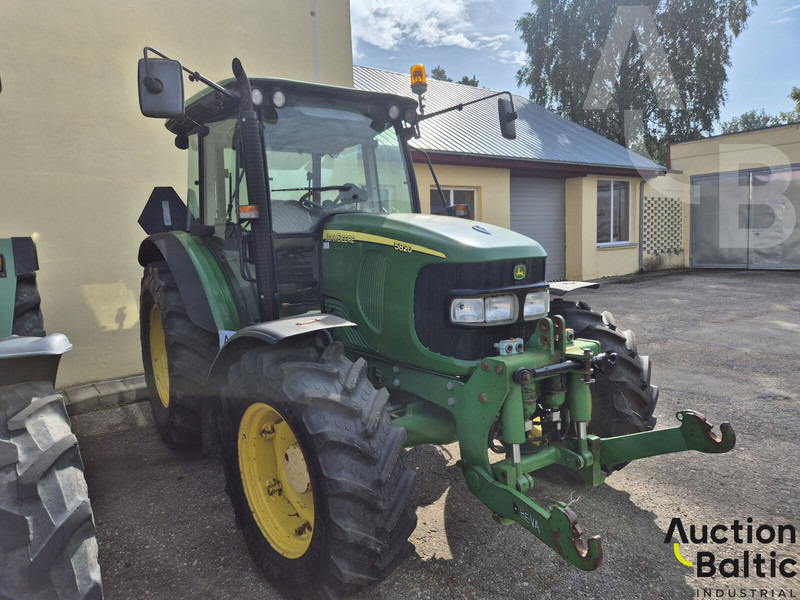 John Deere 5820 - Traktori: kuva John Deere 5820 - Traktori John Deere 5820 - Traktori: kuva John Deere 5820 - Traktori