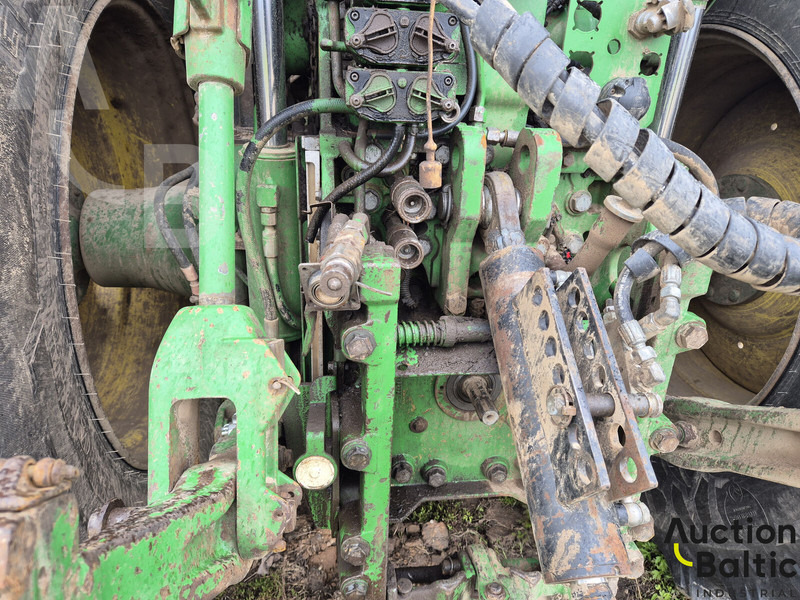 Traktori John Deere 7280 R: kuva Traktori John Deere 7280 R