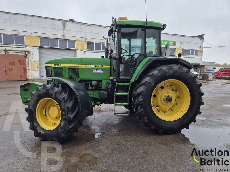 John Deere 7710 - Traktori: kuva John Deere 7710 - Traktori John Deere 7710 - Traktori: kuva John Deere 7710 - Traktori