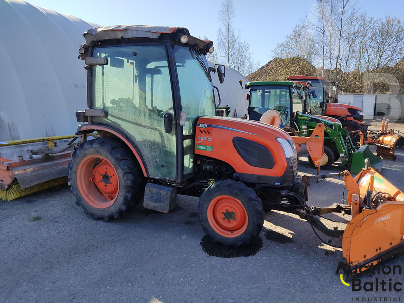 KIOTI CK 4010 - Traktori: kuva KIOTI CK 4010 - Traktori KIOTI CK 4010 - Traktori: kuva KIOTI CK 4010 - Traktori