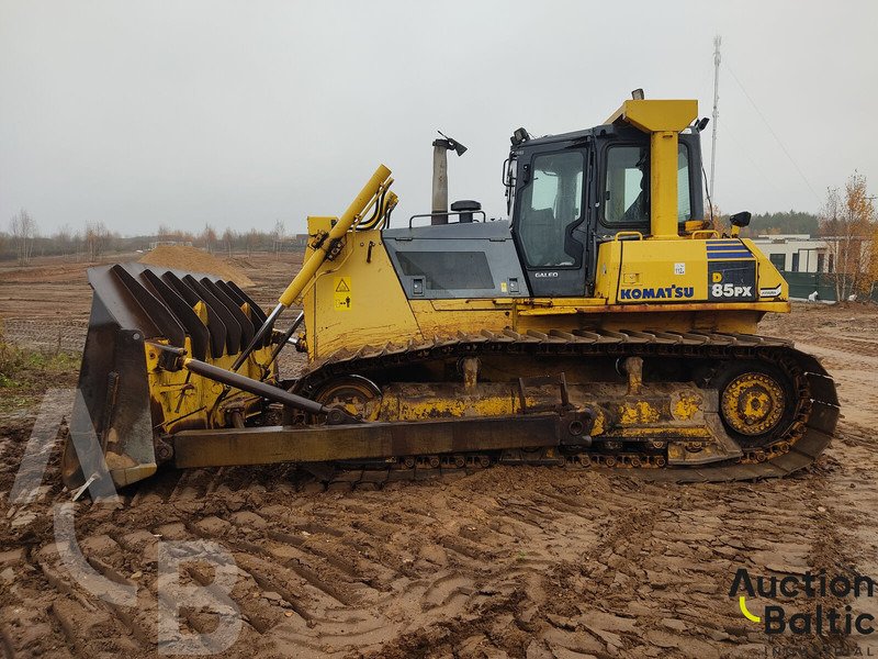 Komatsu D85PX-15 - Puskutraktori: kuva Komatsu D85PX-15 - Puskutraktori Komatsu D85PX-15 - Puskutraktori: kuva Komatsu D85PX-15 - Puskutraktori