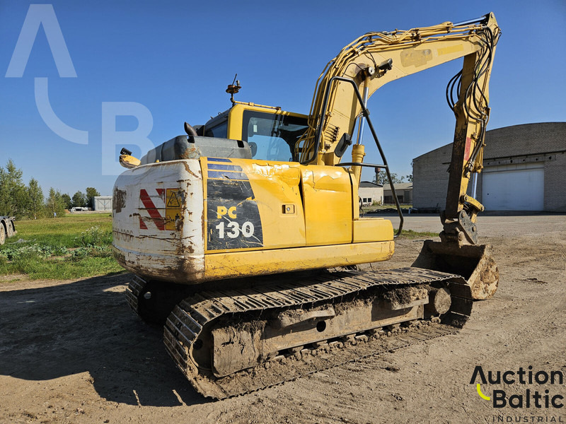 Komatsu PC130-8 - Telakaivukone: kuva Komatsu PC130-8 - Telakaivukone Komatsu PC130-8 - Telakaivukone: kuva Komatsu PC130-8 - Telakaivukone