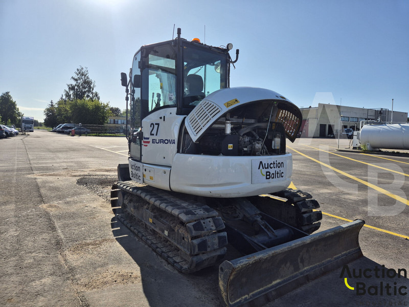 Komatsu PC80MR-3 - Minikuormaaja: kuva Komatsu PC80MR-3 - Minikuormaaja Komatsu PC80MR-3 - Minikuormaaja: kuva Komatsu PC80MR-3 - Minikuormaaja