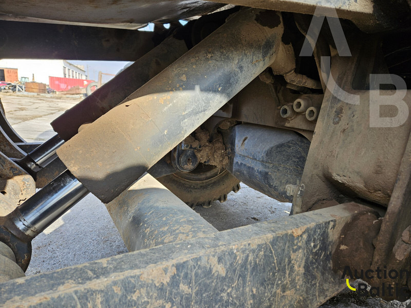 Pyöräalustainen kaivinkone Komatsu PW130ES-6K: kuva Pyöräalustainen kaivinkone Komatsu PW130ES-6K