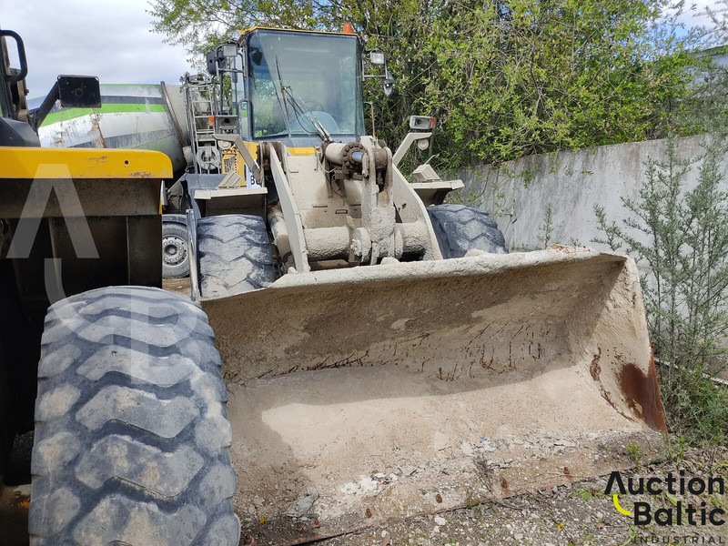 Komatsu WA250-5 - Pyöräkuormaaja: kuva Komatsu WA250-5 - Pyöräkuormaaja Komatsu WA250-5 - Pyöräkuormaaja: kuva Komatsu WA250-5 - Pyöräkuormaaja