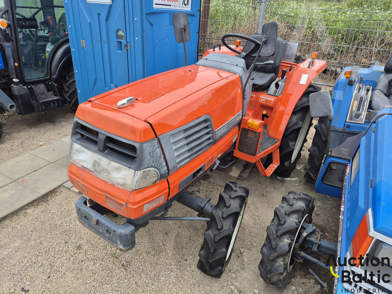 Kubota GL 240 - Traktori: kuva Kubota GL 240 - Traktori Kubota GL 240 - Traktori: kuva Kubota GL 240 - Traktori