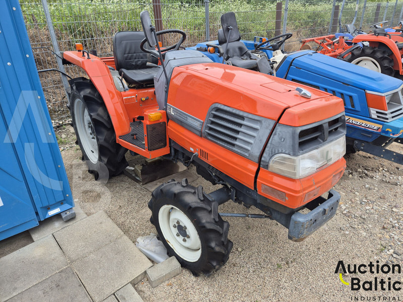 Kubota GL 240 - Traktori: kuva Kubota GL 240 - Traktori Kubota GL 240 - Traktori: kuva Kubota GL 240 - Traktori