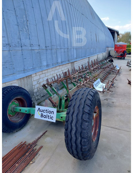 Laumetris soil leveler - Maanmuokkauskone: kuva Laumetris soil leveler - Maanmuokkauskone Laumetris soil leveler - Maanmuokkauskone: kuva Laumetris soil leveler - Maanmuokkauskone