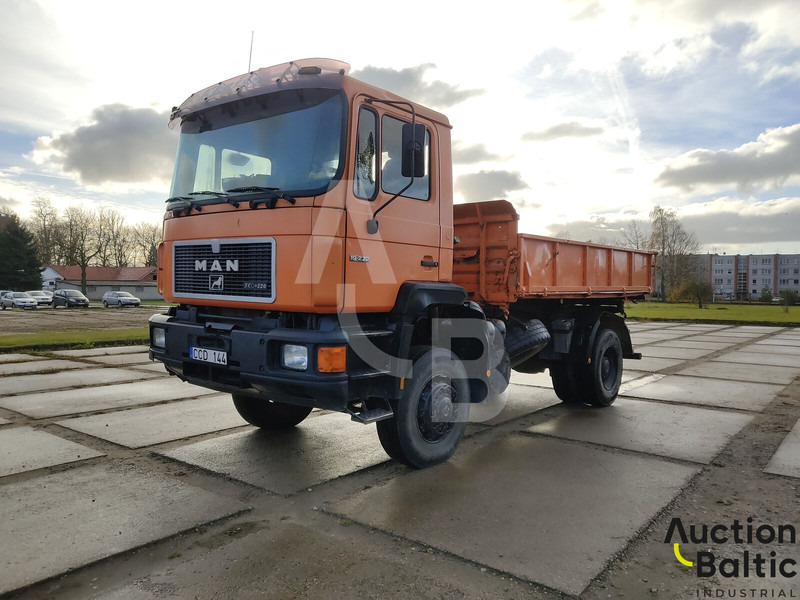 MAN 19.272 - Kippiauto kuorma-auto: kuva MAN 19.272 - Kippiauto kuorma-auto MAN 19.272 - Kippiauto kuorma-auto: kuva MAN 19.272 - Kippiauto kuorma-auto