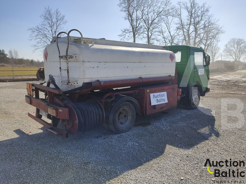 MAN 8.136 - Säiliöauto: kuva MAN 8.136 - Säiliöauto MAN 8.136 - Säiliöauto: kuva MAN 8.136 - Säiliöauto