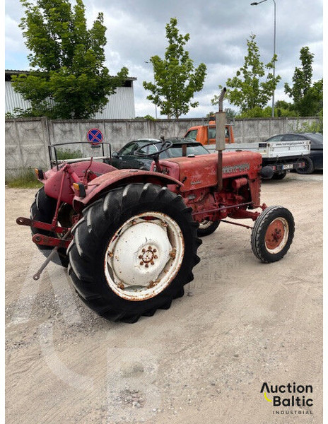 MCCORMICK International Farmall D-324 - Traktori: kuva MCCORMICK International Farmall D-324 - Traktori MCCORMICK International Farmall D-324 - Traktori: kuva MCCORMICK International Farmall D-324 - Traktori