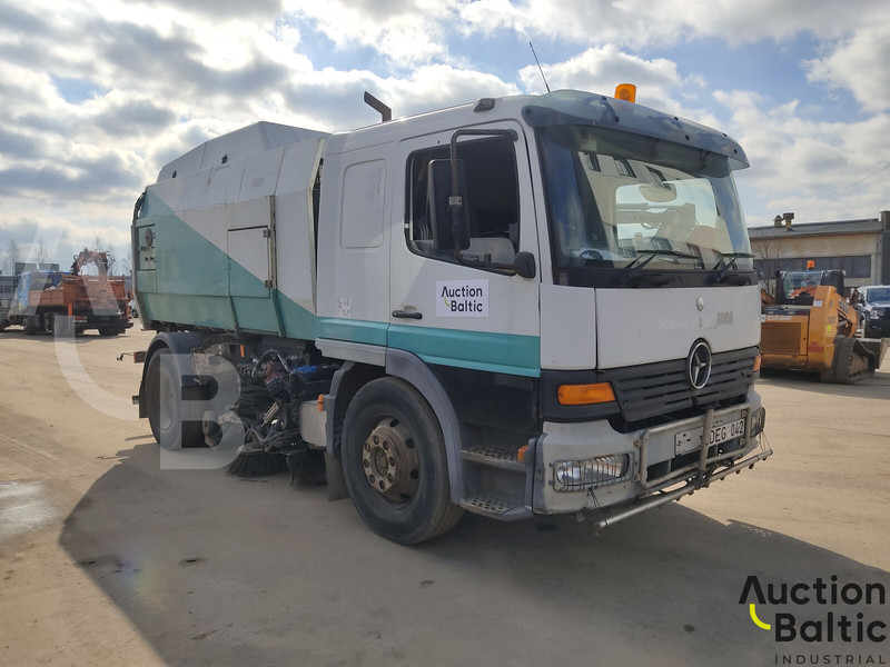 Mercedes-Benz 1517 - Lakaisuauto: kuva Mercedes-Benz 1517 - Lakaisuauto Mercedes-Benz 1517 - Lakaisuauto: kuva Mercedes-Benz 1517 - Lakaisuauto