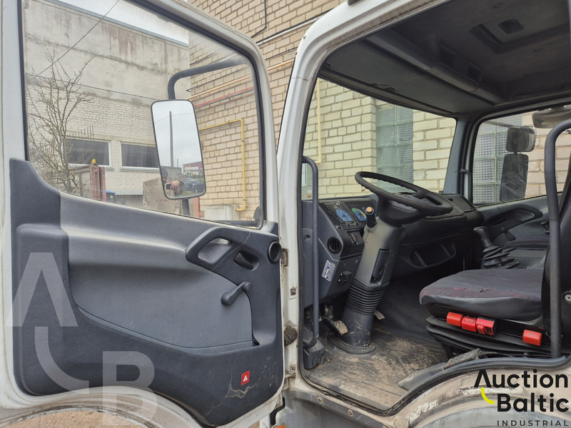 Mercedes-Benz 817 L - Pressukapelli kuorma-auto: kuva Mercedes-Benz 817 L - Pressukapelli kuorma-auto Mercedes-Benz 817 L - Pressukapelli kuorma-auto: kuva Mercedes-Benz 817 L - Pressukapelli kuorma-auto