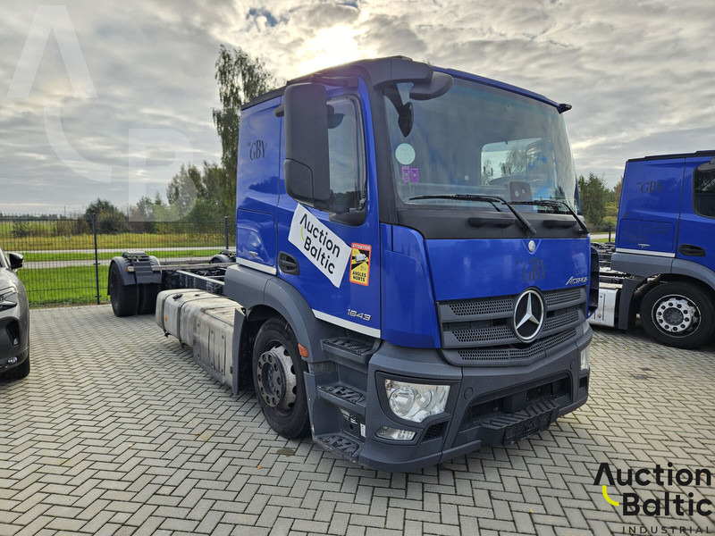 Mercedes-Benz Actros 1843 - Kuorma-auto alusta: kuva Mercedes-Benz Actros 1843 - Kuorma-auto alusta Mercedes-Benz Actros 1843 - Kuorma-auto alusta: kuva Mercedes-Benz Actros 1843 - Kuorma-auto alusta
