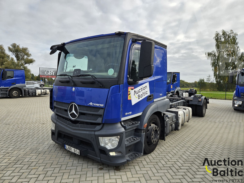 Mercedes-Benz Actros 1843 - Kuorma-auto alusta: kuva Mercedes-Benz Actros 1843 - Kuorma-auto alusta Mercedes-Benz Actros 1843 - Kuorma-auto alusta: kuva Mercedes-Benz Actros 1843 - Kuorma-auto alusta