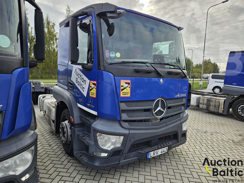 Mercedes-Benz Actros 1843 - Kuorma-auto alusta: kuva Mercedes-Benz Actros 1843 - Kuorma-auto alusta Mercedes-Benz Actros 1843 - Kuorma-auto alusta: kuva Mercedes-Benz Actros 1843 - Kuorma-auto alusta