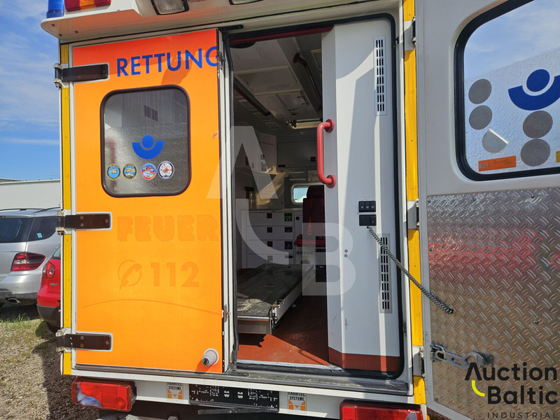 Ambulanssi Mercedes-Benz Sprinter: kuva Ambulanssi Mercedes-Benz Sprinter