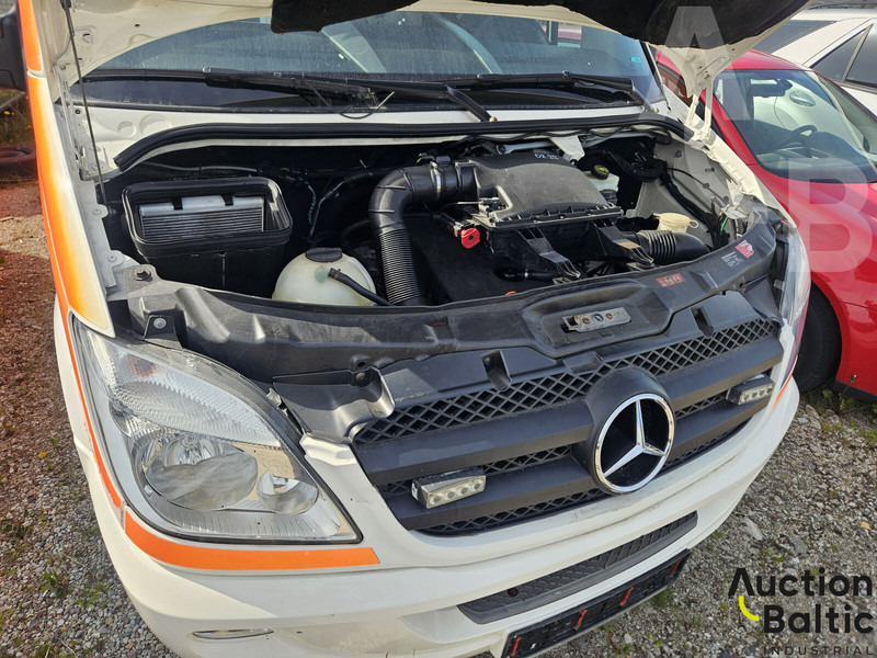 Ambulanssi Mercedes-Benz Sprinter: kuva Ambulanssi Mercedes-Benz Sprinter