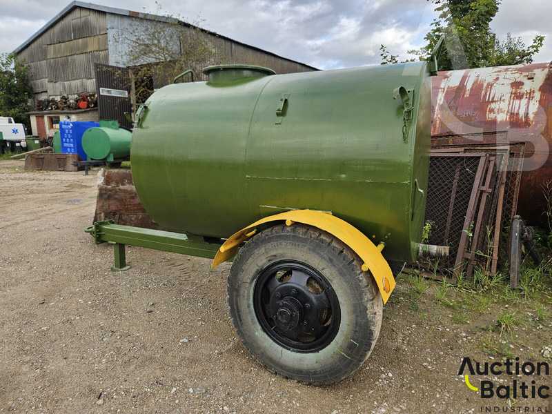 Onbekend Tanker - Kippiauto perävaunu: kuva Onbekend Tanker - Kippiauto perävaunu Onbekend Tanker - Kippiauto perävaunu: kuva Onbekend Tanker - Kippiauto perävaunu