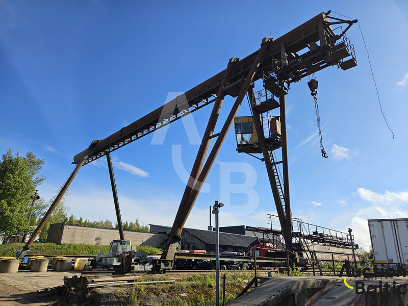 Overhead crane - Nosturi: kuva Overhead crane - Nosturi Overhead crane - Nosturi: kuva Overhead crane - Nosturi
