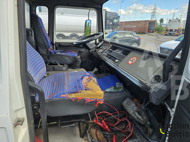 Renault Midliner S 150 - Säiliöauto: kuva Renault Midliner S 150 - Säiliöauto Renault Midliner S 150 - Säiliöauto: kuva Renault Midliner S 150 - Säiliöauto