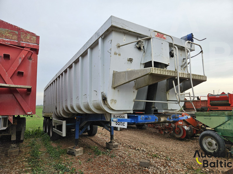 SDC - Pressukapellipuoliperävaunu: kuva SDC - Pressukapellipuoliperävaunu SDC - Pressukapellipuoliperävaunu: kuva SDC - Pressukapellipuoliperävaunu