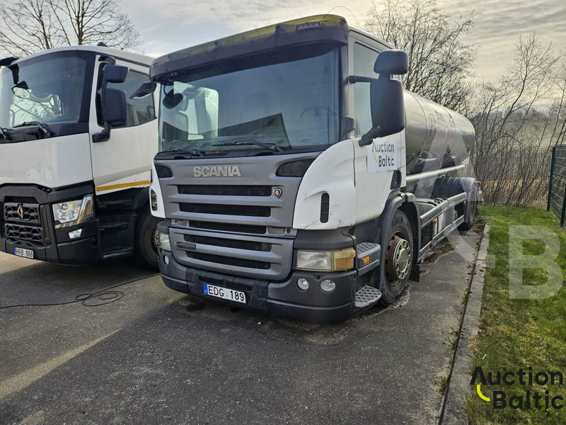 Scania P 230 - Säiliöauto: kuva Scania P 230 - Säiliöauto Scania P 230 - Säiliöauto: kuva Scania P 230 - Säiliöauto